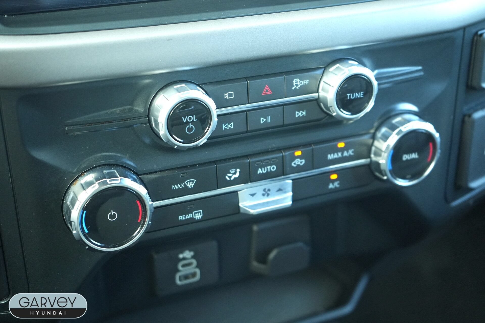 2025 Ford F-150 XLT - Photo 11