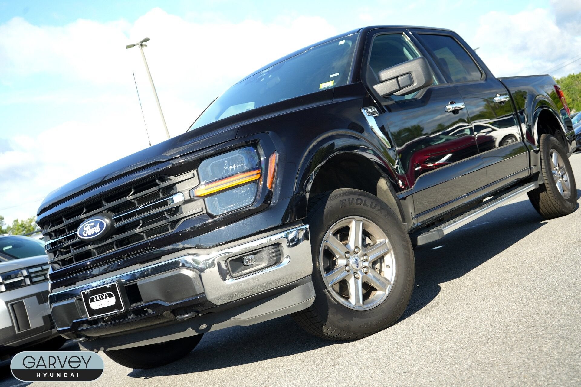 2025 Ford F-150 XLT - Photo 27
