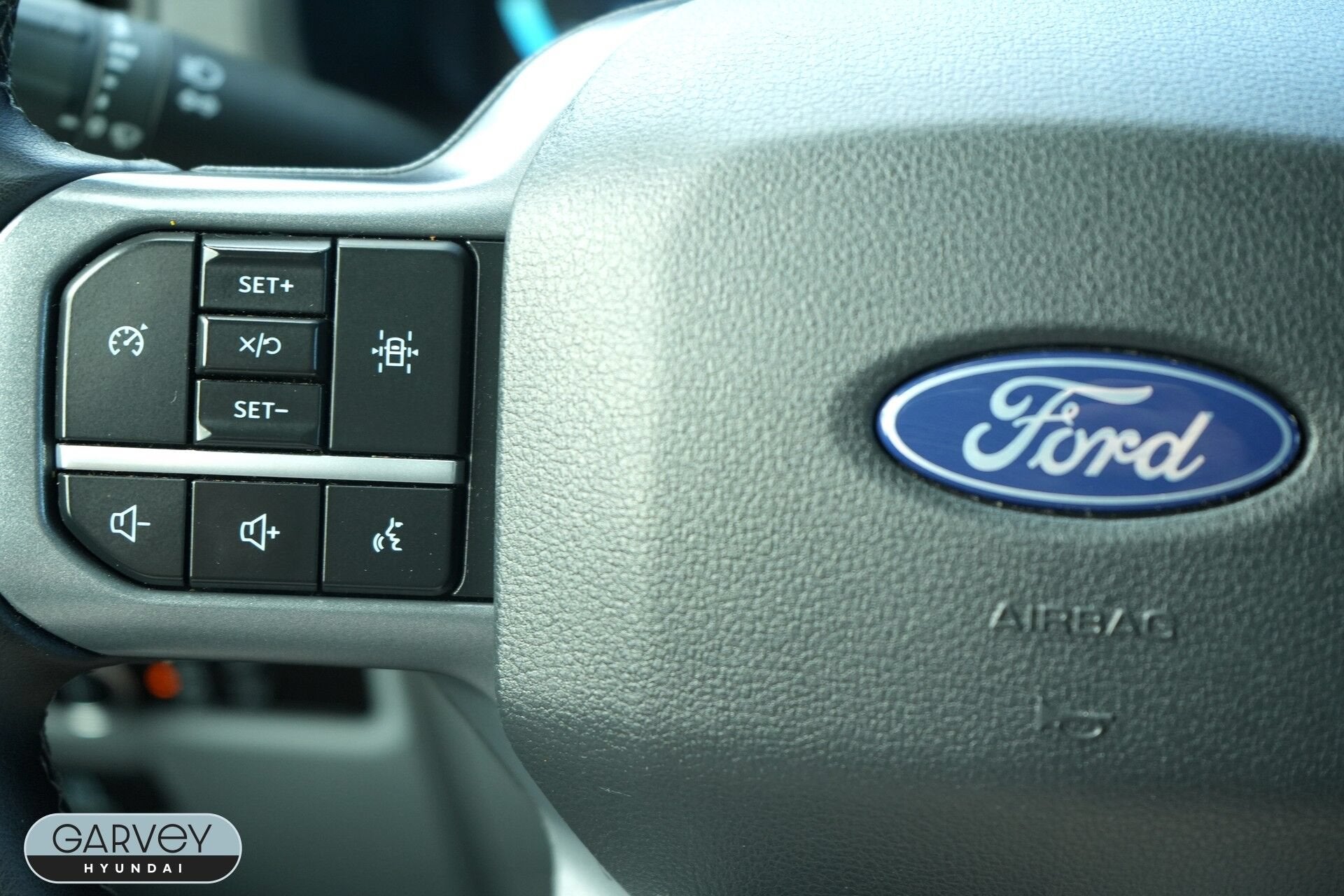 2025 Ford F-150 XLT - Photo 6