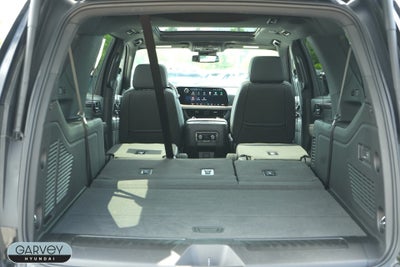 2025 Chevrolet Suburban LT