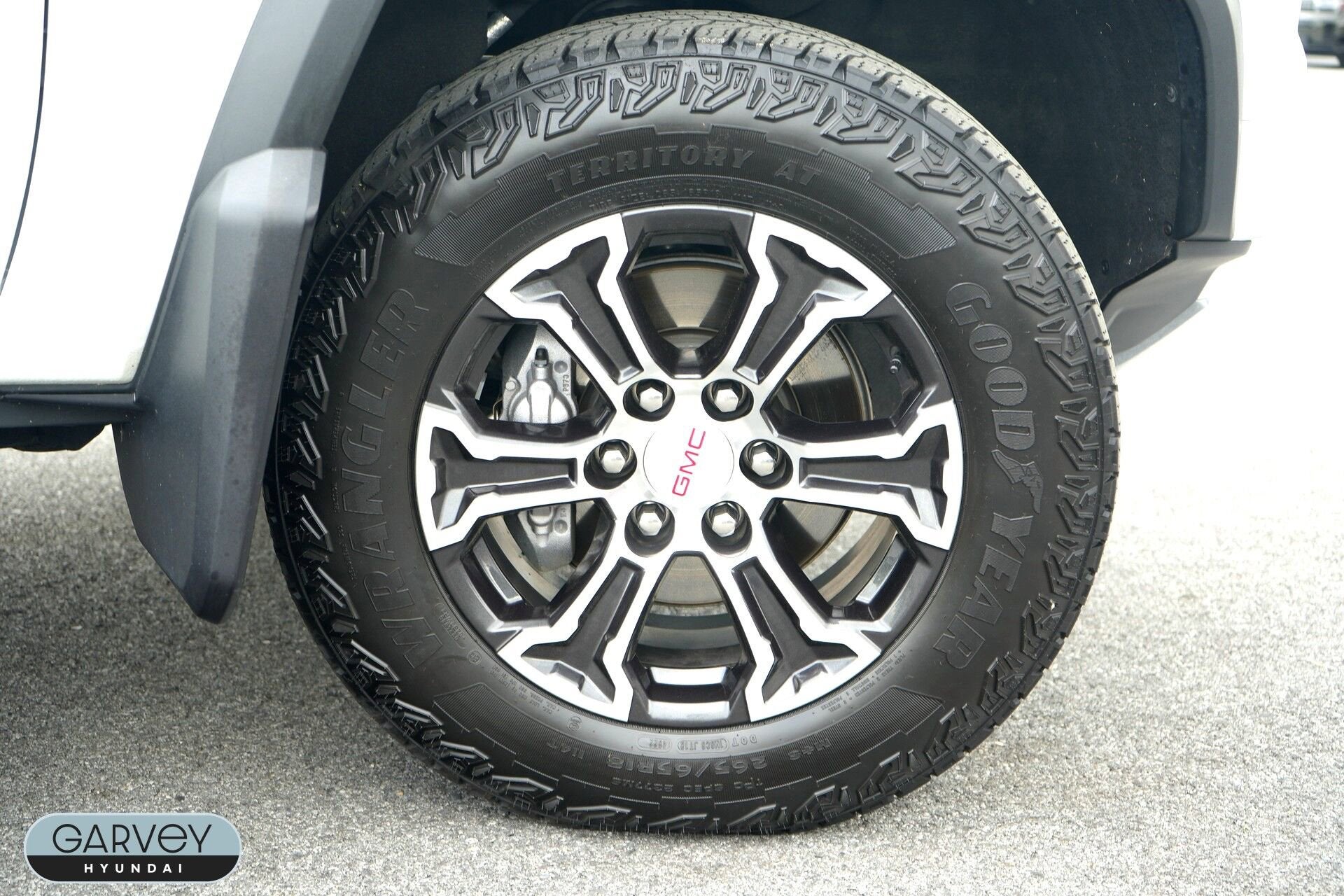 2023 GMC Canyon 4WD AT4