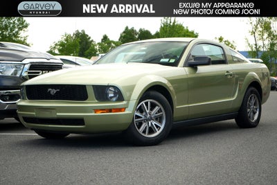 2005 Ford Mustang Deluxe