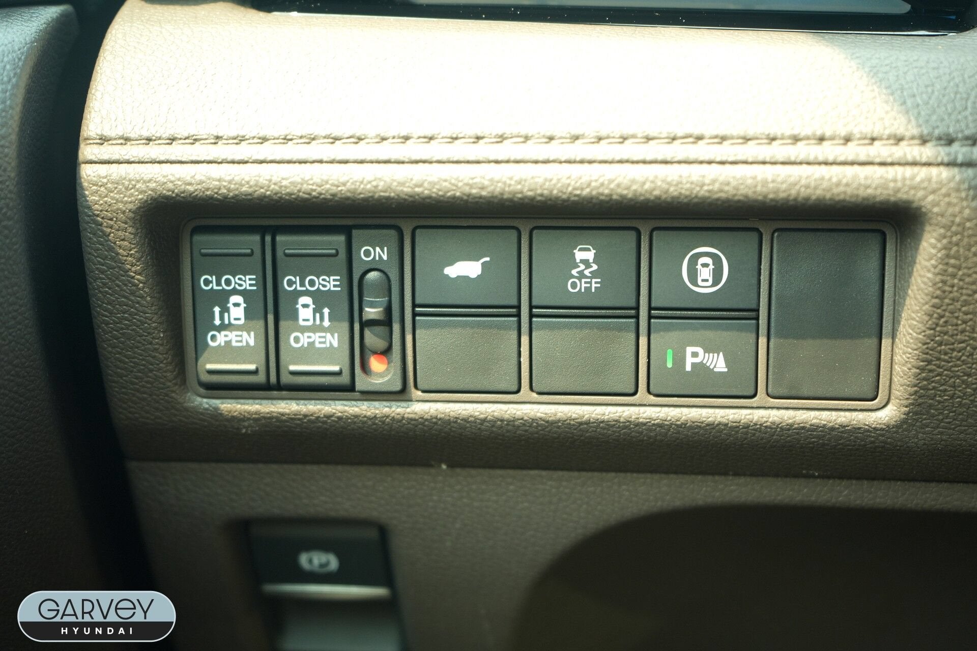 2022 Honda Odyssey Elite - Photo 16