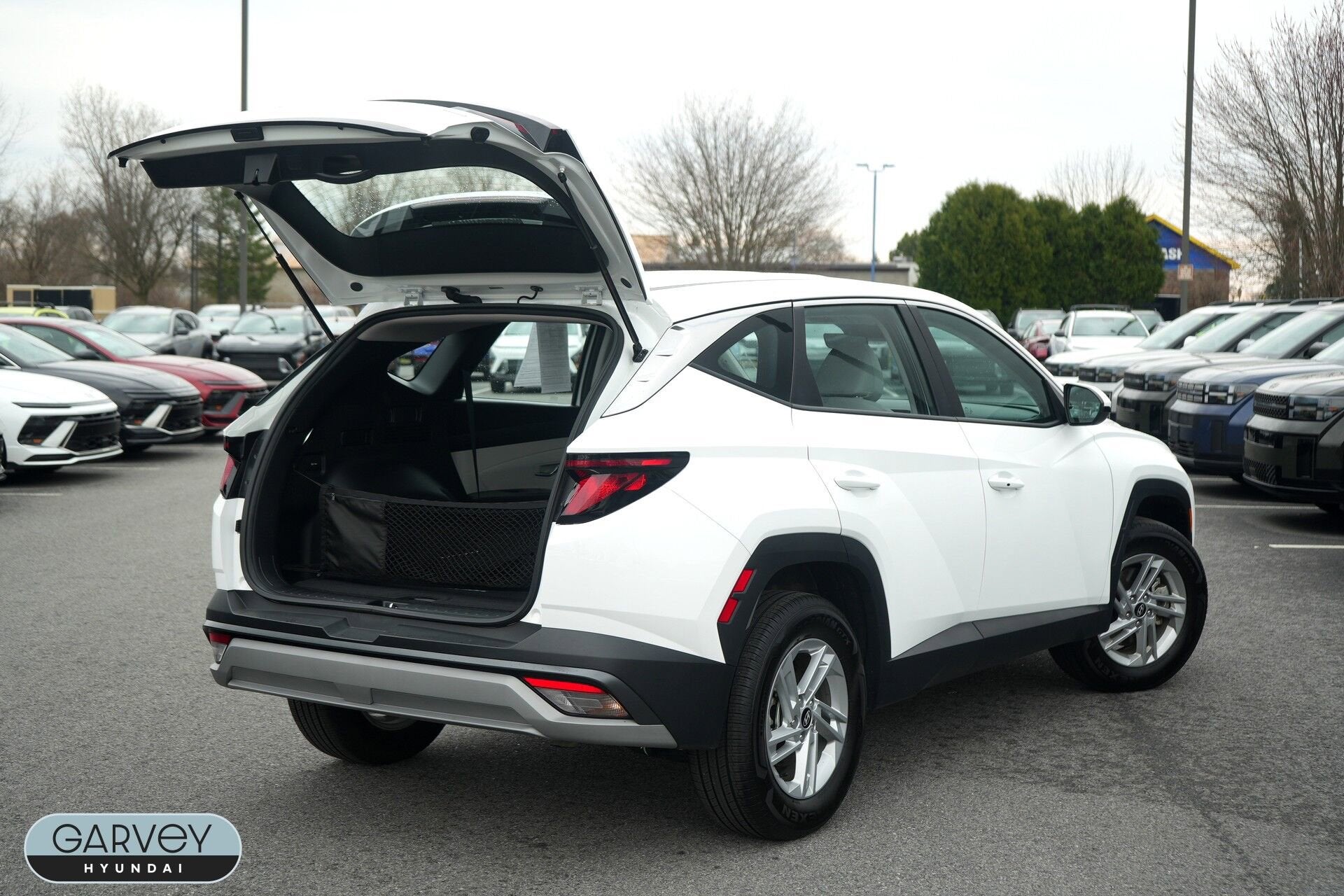 2025 Hyundai TUCSON SE