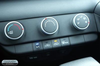 2022 Hyundai ELANTRA SE