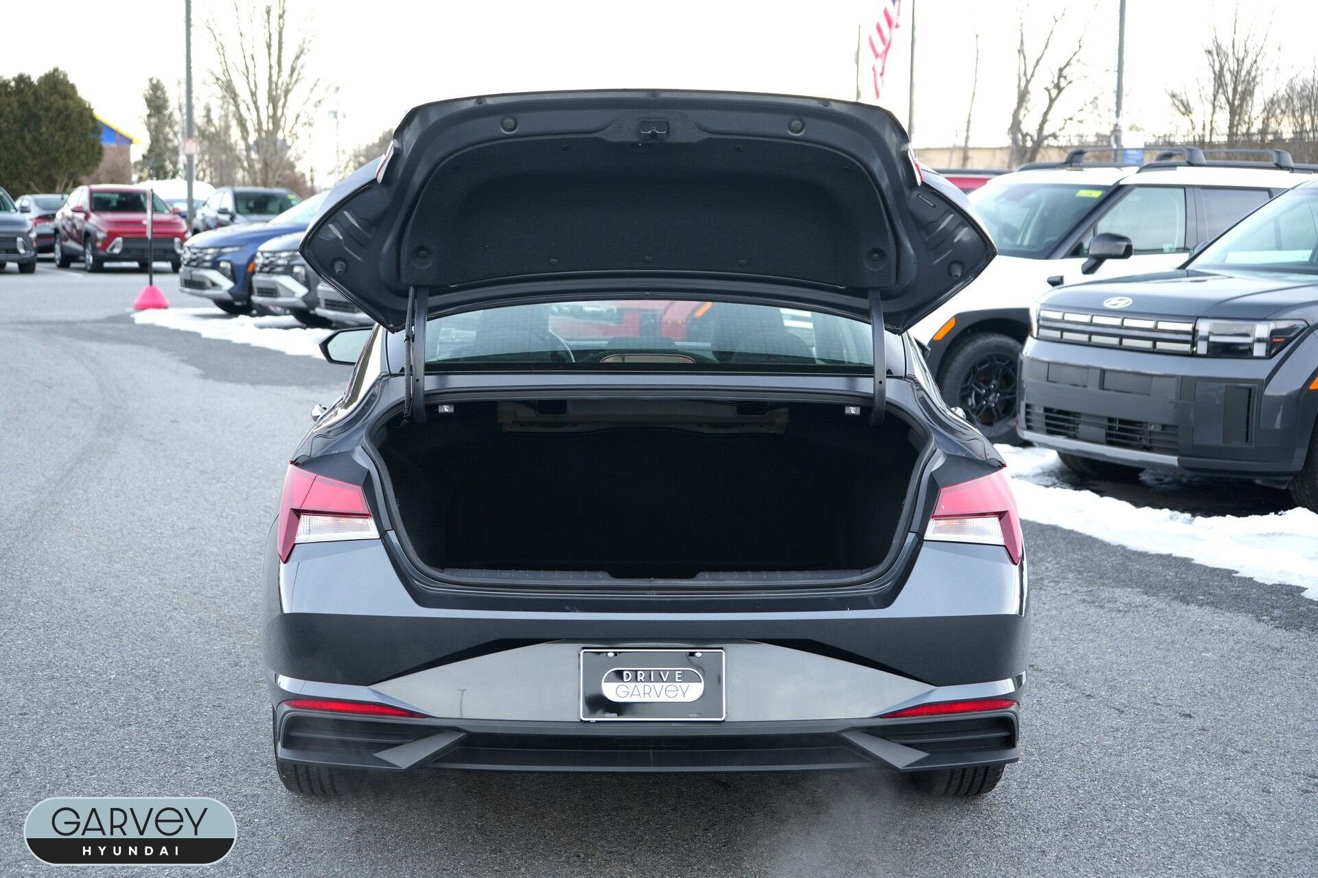 2022 Hyundai ELANTRA SE