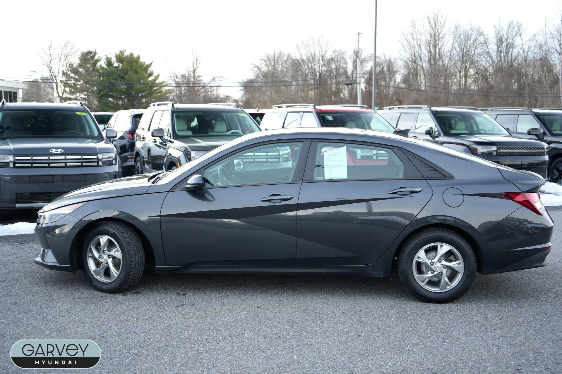 2022 Hyundai ELANTRA SE