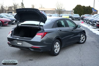 2022 Hyundai ELANTRA SE