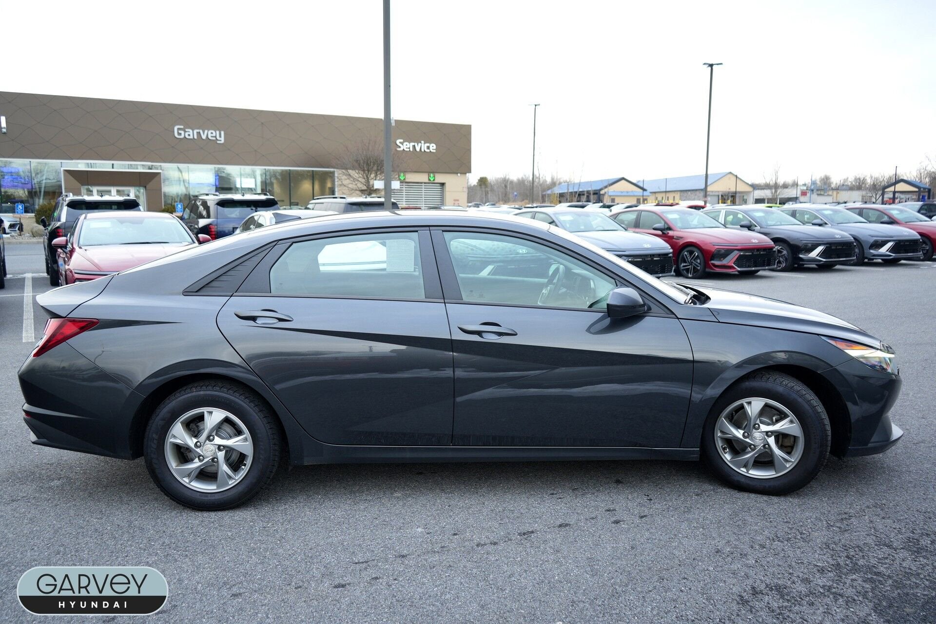 2022 Hyundai ELANTRA SE