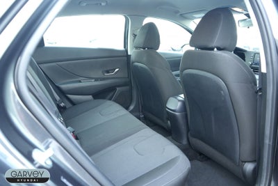 2022 Hyundai ELANTRA SE