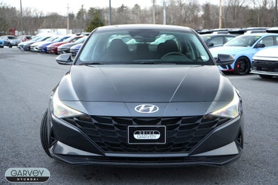 2022 Hyundai ELANTRA SE