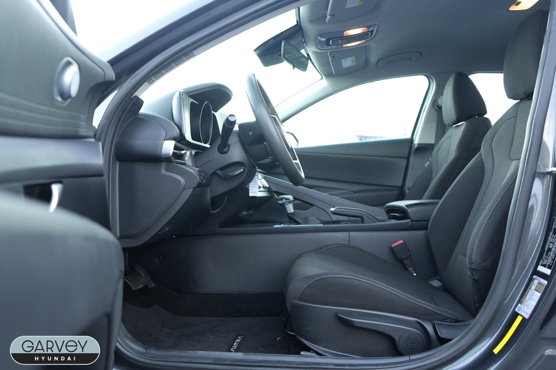 2022 Hyundai ELANTRA SE