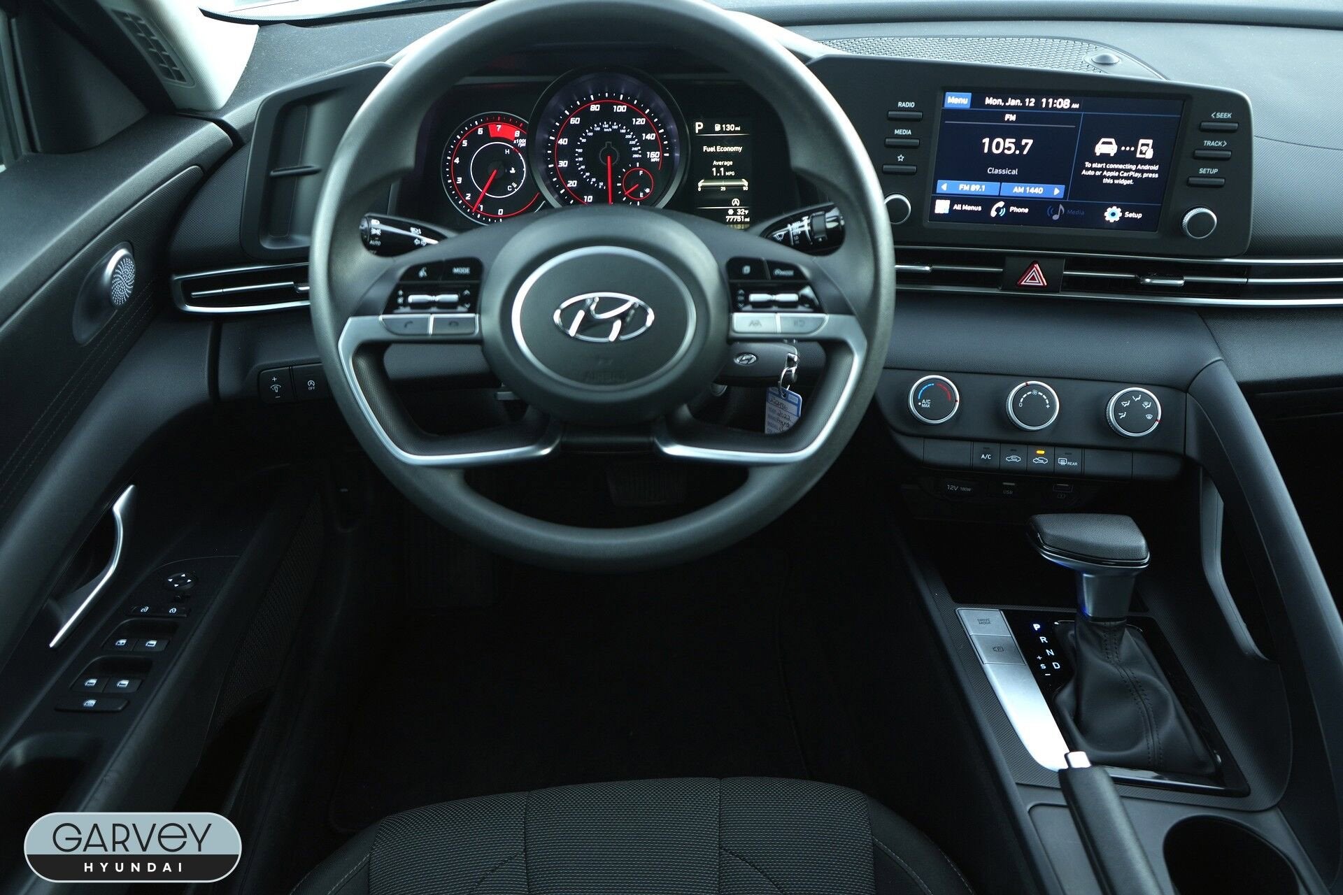 2022 Hyundai ELANTRA SE