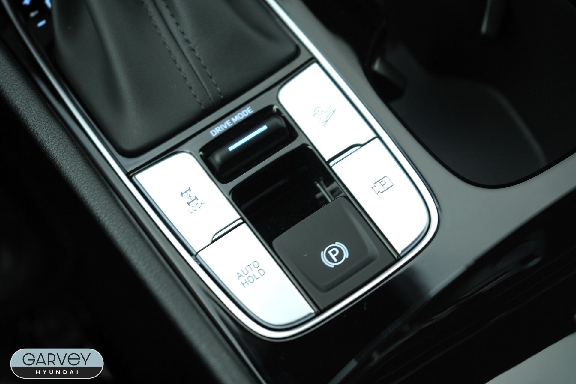 2025 Hyundai SANTA CRUZ SEL Activity