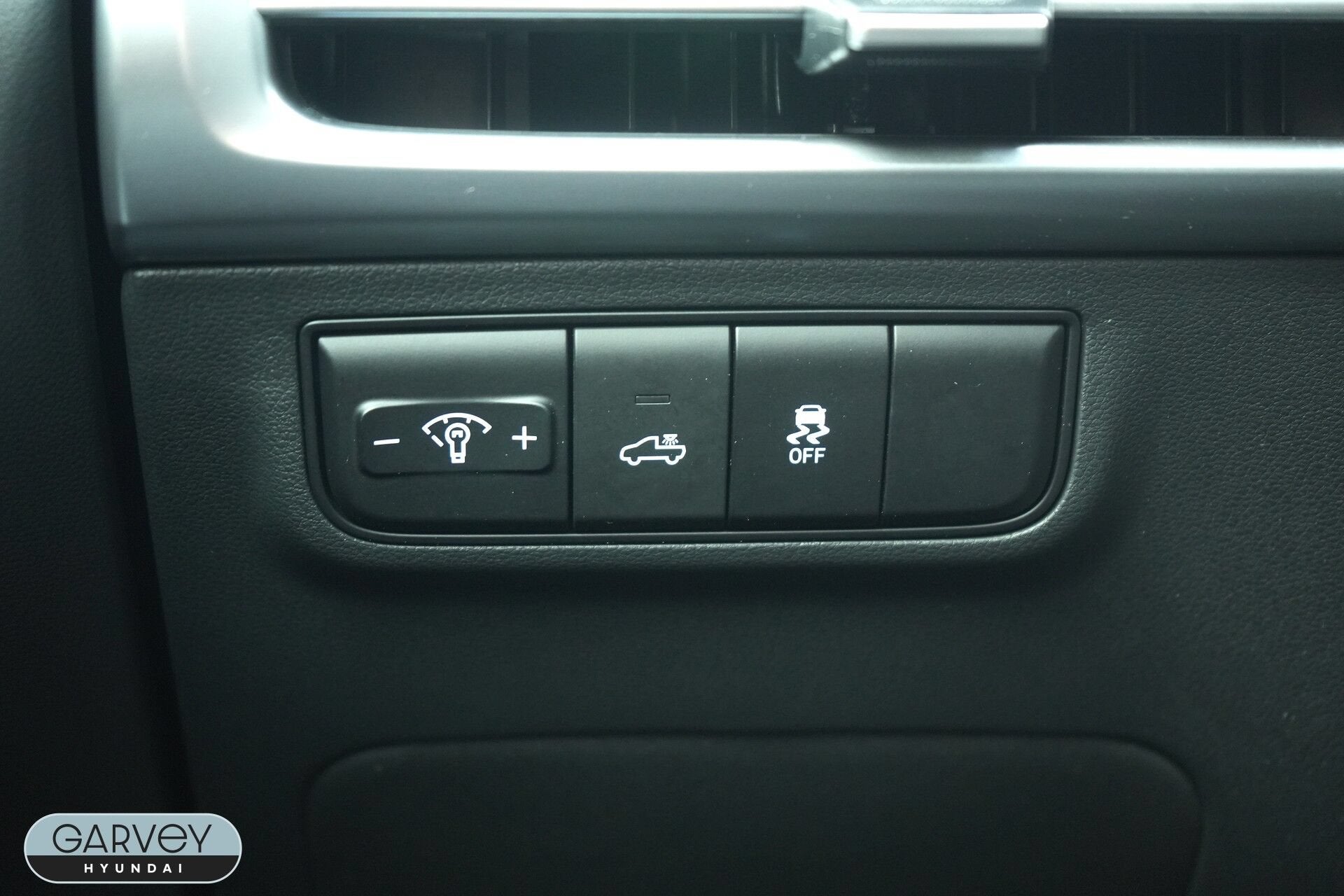 2025 Hyundai SANTA CRUZ SEL Activity