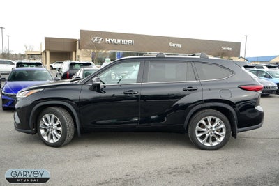 2023 Toyota Highlander Base