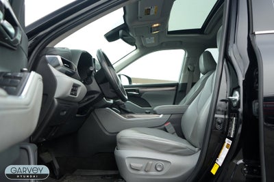 2023 Toyota Highlander Base