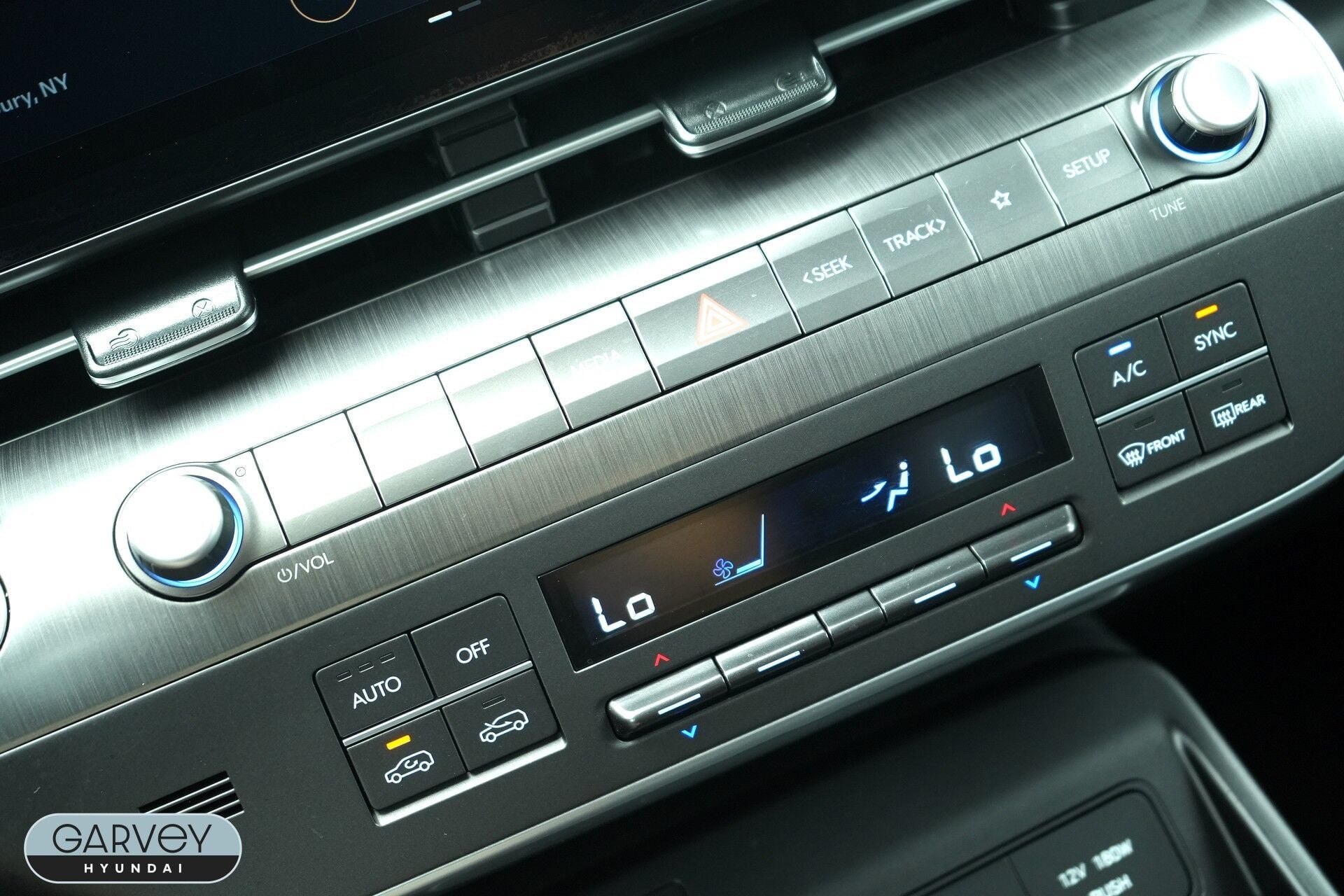 2024 Hyundai Kona Limited - Photo 14