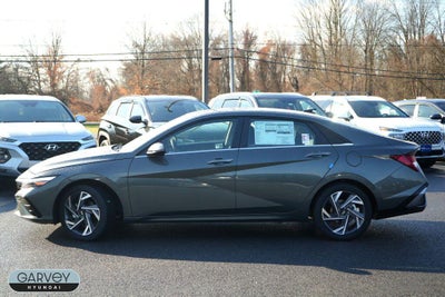 2025 Hyundai ELANTRA Limited