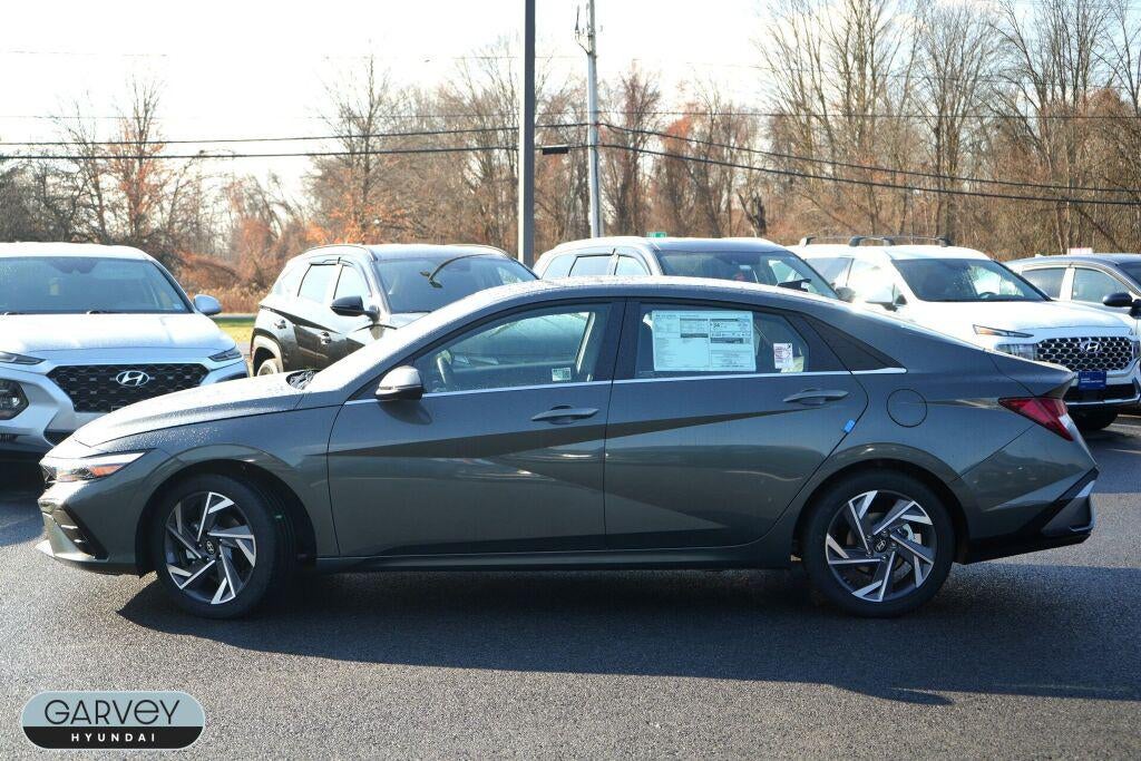 2025 Hyundai ELANTRA Limited