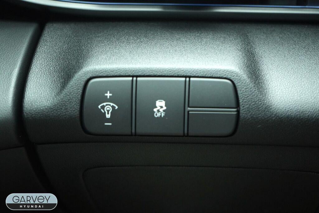 2026 Hyundai ELANTRA Base