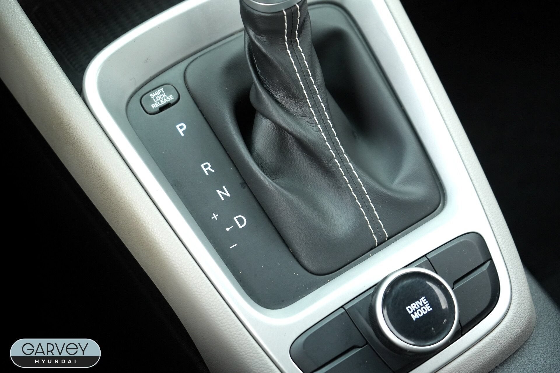 2023 Hyundai Venue SEL - Photo 11