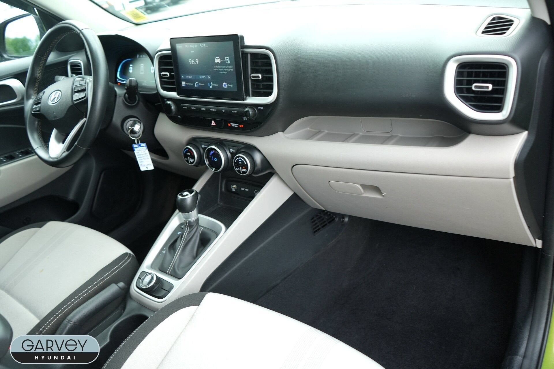 2023 Hyundai Venue SEL - Photo 24