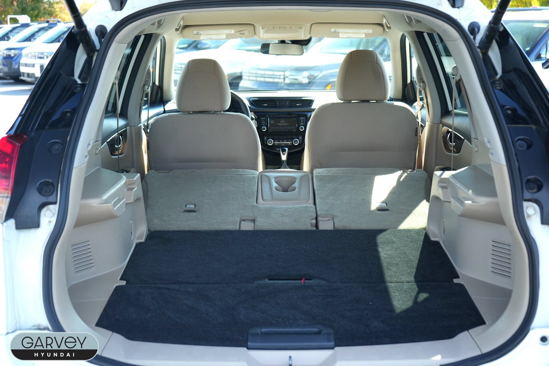 2019 Nissan Rogue SV - Photo 21