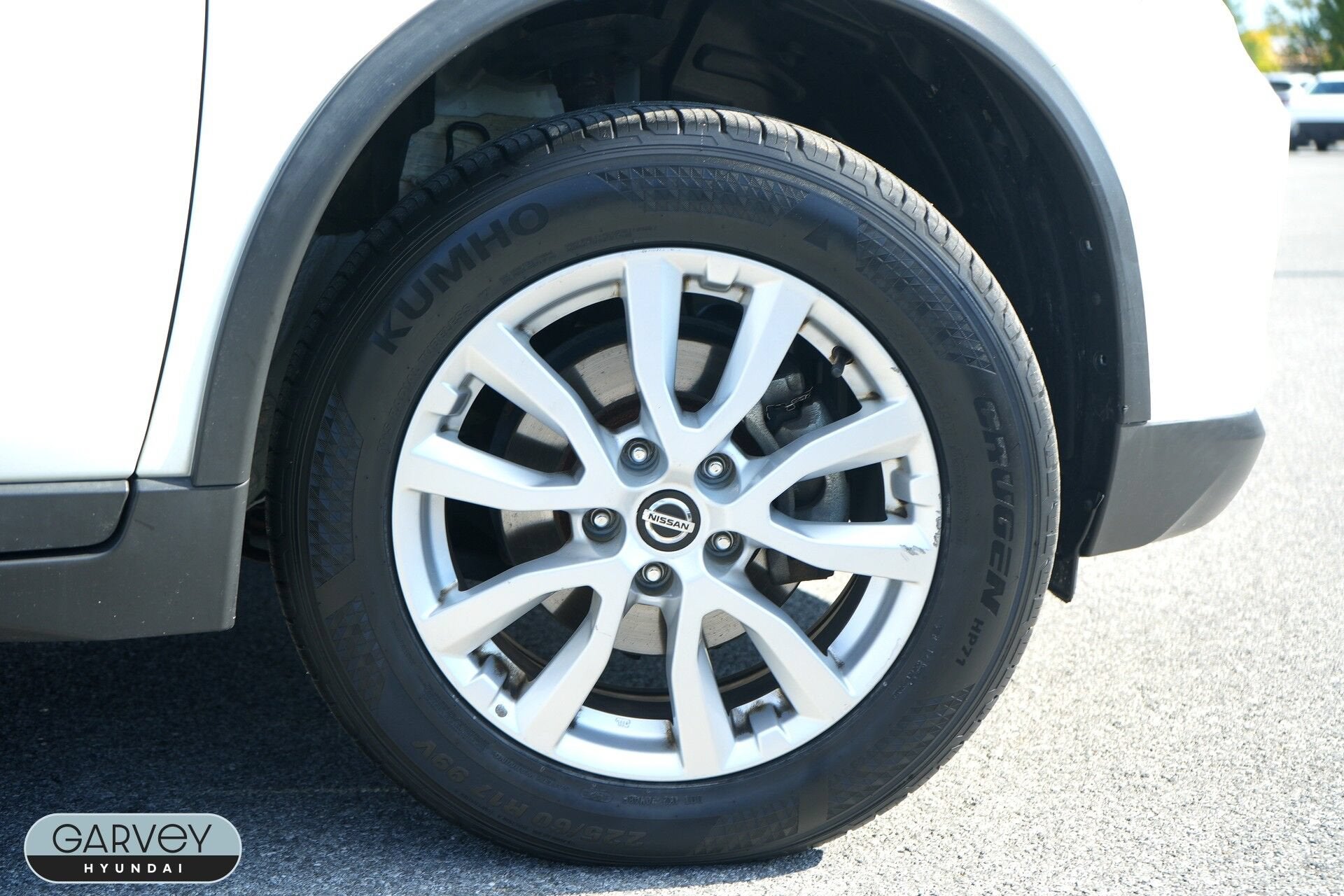 2019 Nissan Rogue SV - Photo 28