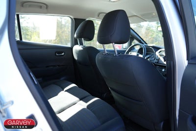 2022 Nissan LEAF SV