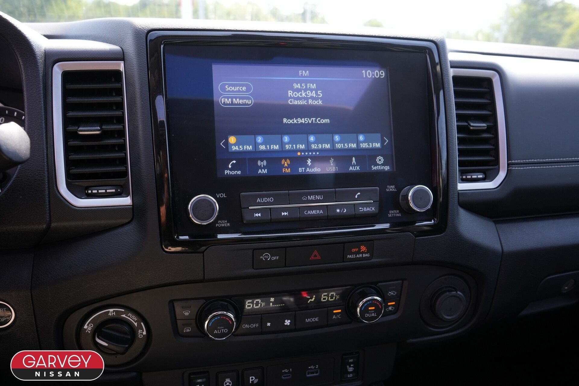 2024 Nissan Frontier SL